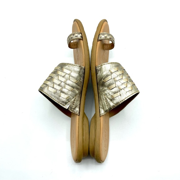 Born Metallic Toe Loop Sandals - Picture 6 of 10